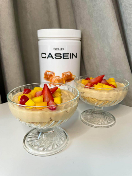 Suolainen kinuski-maissipudding digestiivipohjalla