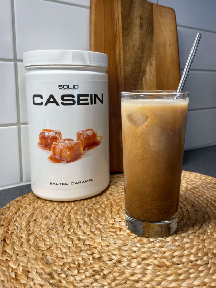 Suolakaramellin makuinen jääkahvi